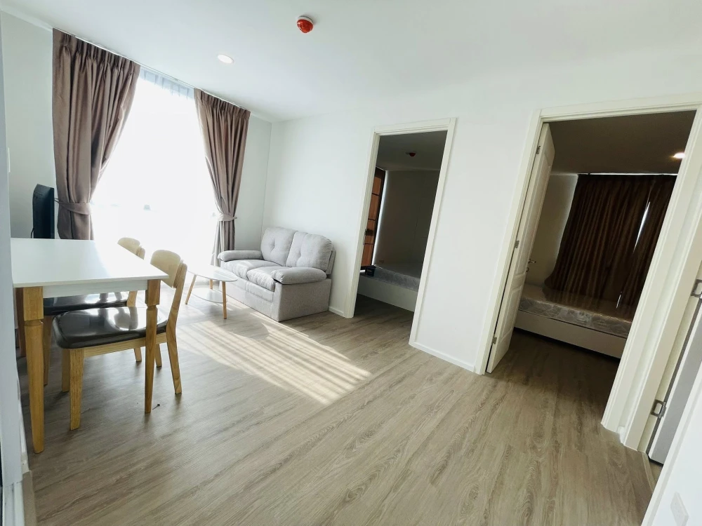 Condo for rent: Chateau In Town Ratchayothin. Large, comfortable room with usable space. Don't miss it!