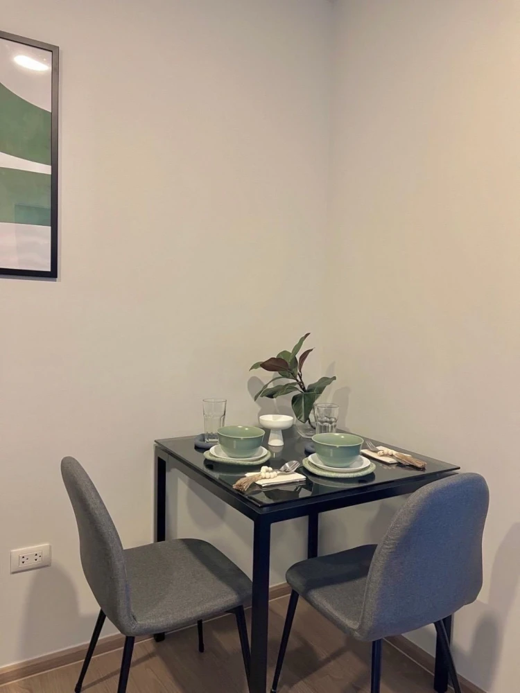 Condo for rent, Chewathai Pinklao, furnished room, ready to move in, complete with furniture and electrical appliances. If you don't reserve, you'll r