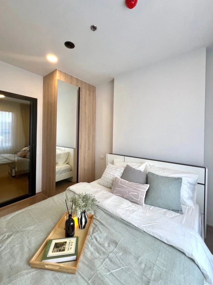 Condo for rent, Chewathai Pinklao, furnished room, ready to move in, complete with furniture and electrical appliances. If you don't reserve, you'll r
