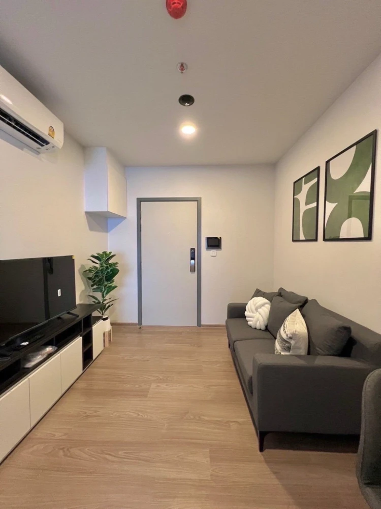 Condo for rent, Chewathai Pinklao, furnished room, ready to move in, complete with furniture and electrical appliances. If you don't reserve, you'll r