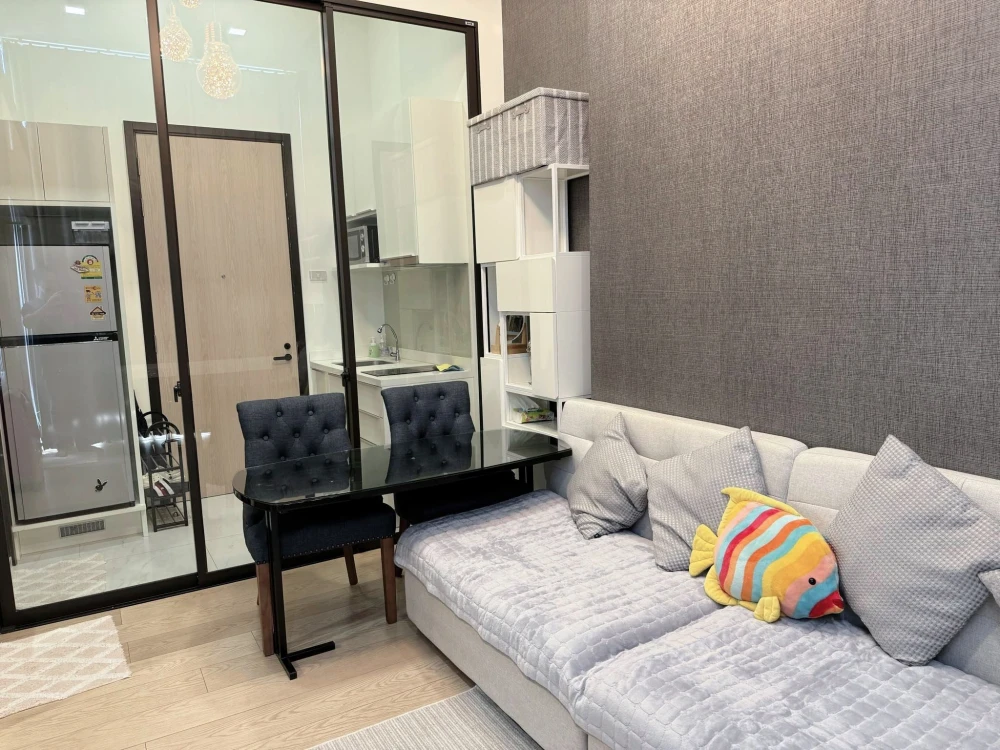 Condo for rent, Chewathai Residence Asoke, duplex room, east facing direction, super cool, miss it and you'll lose it.