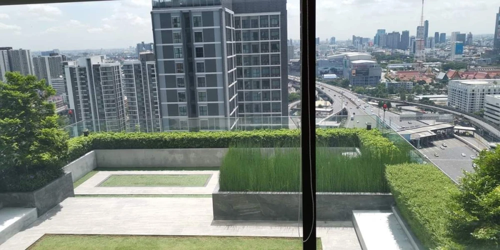 Condo for rent, Chewathai Residence Asoke, duplex room, east facing direction, super cool, miss it and you'll lose it.