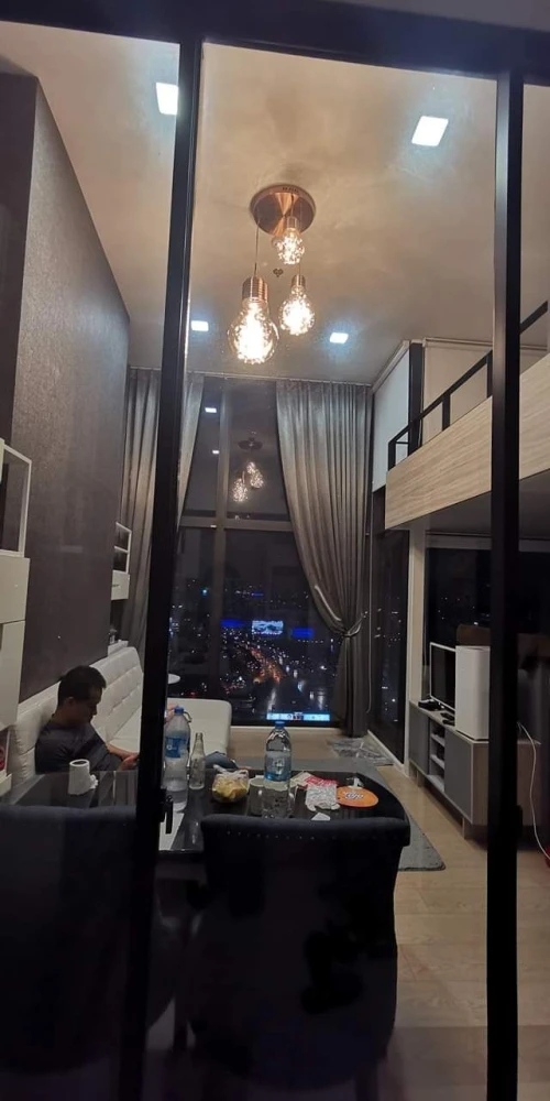 Condo for rent, Chewathai Residence Asoke, duplex room, east facing direction, super cool, miss it and you'll lose it.