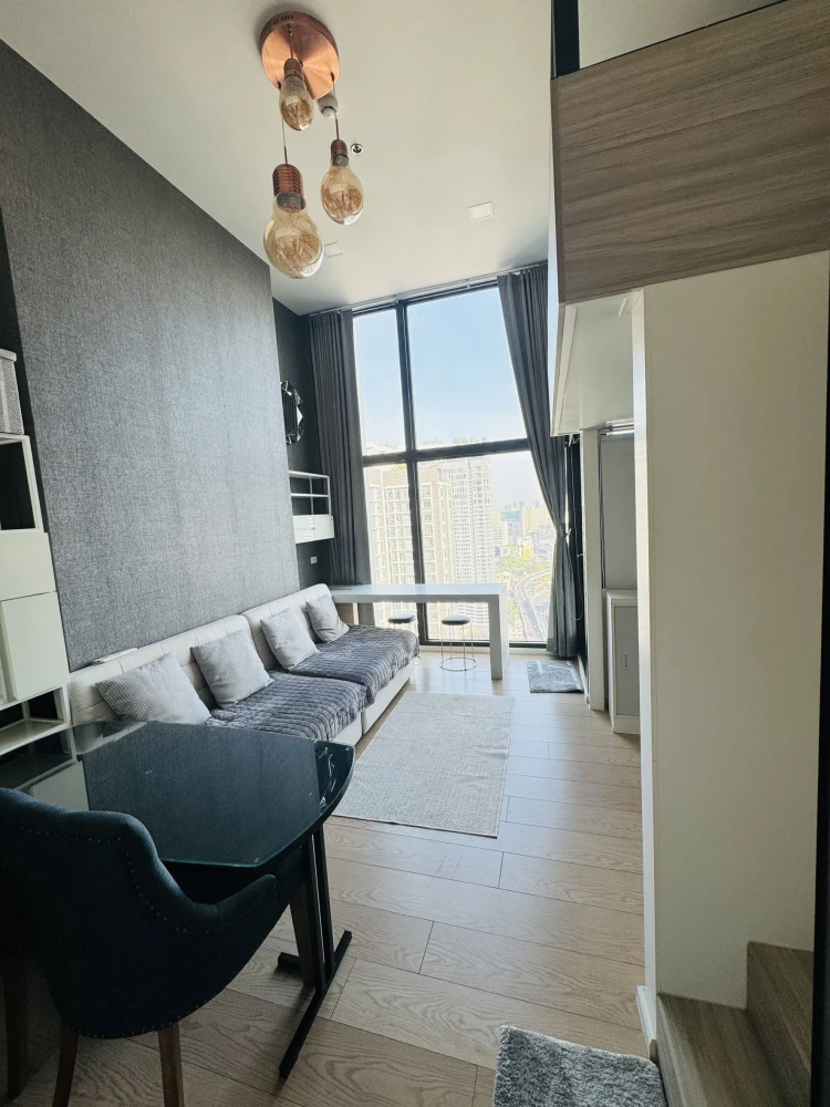 Condo for rent, Chewathai Residence Asoke, duplex room, east facing direction, super cool, miss it and you'll lose it.