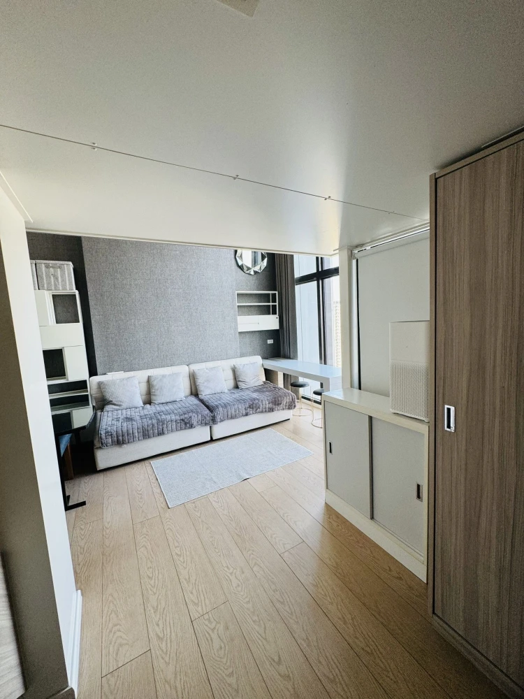 Condo for rent, Chewathai Residence Asoke, duplex room, east facing direction, super cool, miss it and you'll lose it.