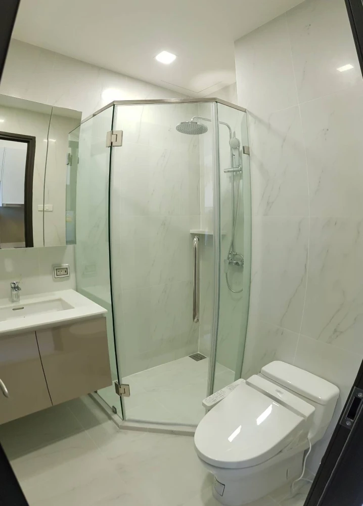 For rent!! Condo Chewathai Residence Asoke, beautiful room, 12th floor, North direction, fully furnished, ready to move in, don't miss it!!