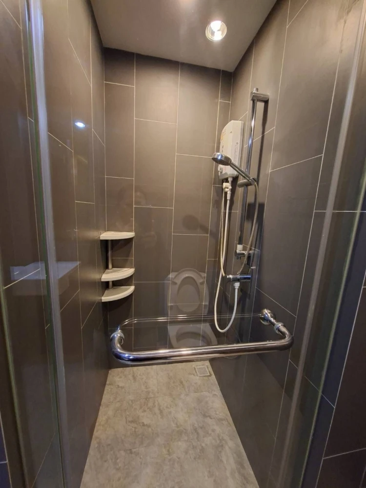 Luxury condo for rent at C Ekkamai. Beautiful and comfortable. Book now!!