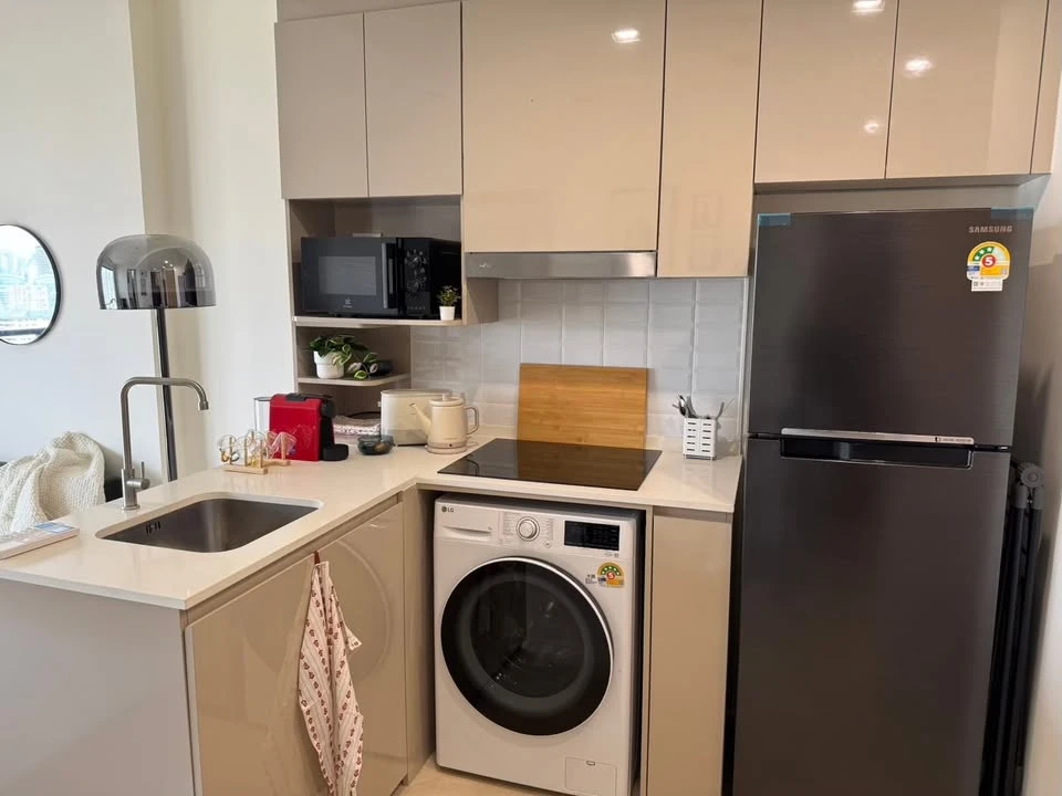 For rent: Condo at Riva Charoen Nakhon, 2 bedrooms / 2 bathrooms, very high floor, beautiful view, see the Chao Phraya River. If it's this good, what
