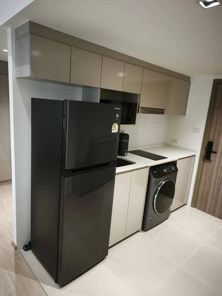 Condo for rent at Na Reva Charoen Nakhon. Enjoy river views from the 20th floor in a unit thoughtfully laid out with distinct living, sleeping, and wo