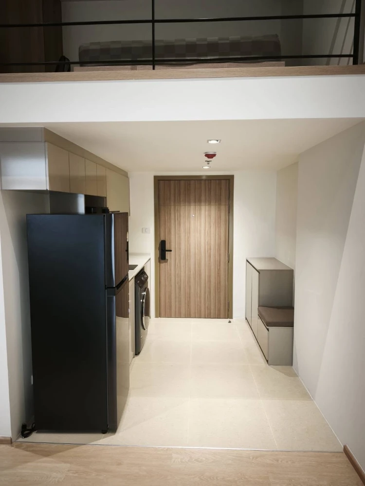 Condo for rent at Na Reva Charoen Nakhon. Enjoy river views from the 20th floor in a unit thoughtfully laid out with distinct living, sleeping, and wo