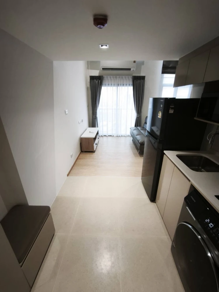 Condo for rent at Na Reva Charoen Nakhon. Enjoy river views from the 20th floor in a unit thoughtfully laid out with distinct living, sleeping, and wo
