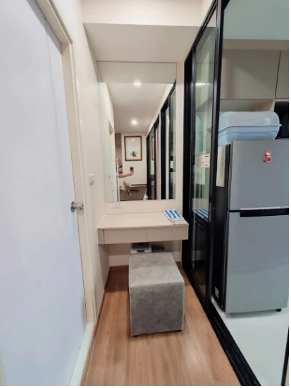 Condo for rent, The Origin Ramkhamhaeng 209 Interchange. Corner unit, maximum privacy. The wall behind the bed doesn't share a wall with anyone else's