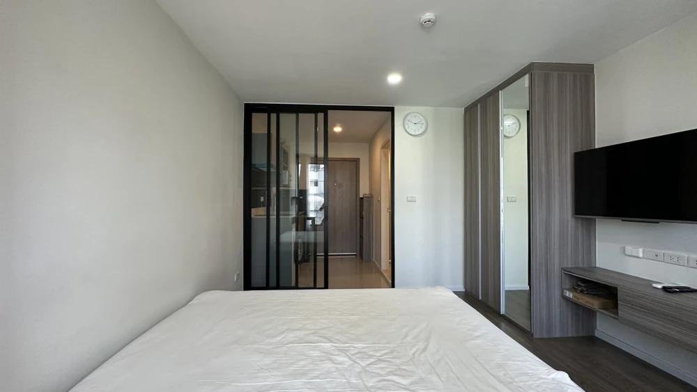 For rent!! Condo The Origin Ramintra 83 Station, 3rd floor, Building D, fully furnished, ready to move in, don't miss it!!