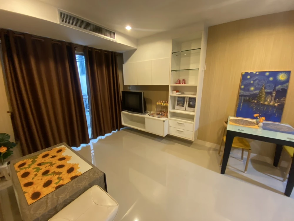For rent!! Condo The Inspire Place ABAC Rama 9, 16th floor, Building A, fully furnished, nice room, good location, don't miss it!!