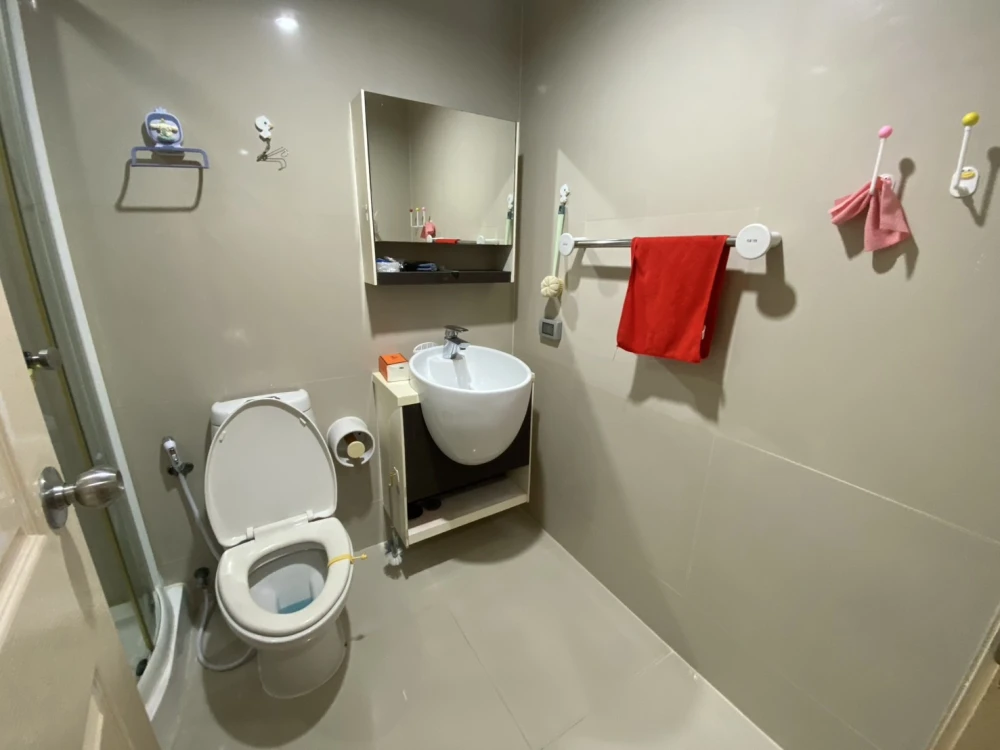 For rent!! Condo The Inspire Place ABAC Rama 9, 16th floor, Building A, fully furnished, nice room, good location, don't miss it!!