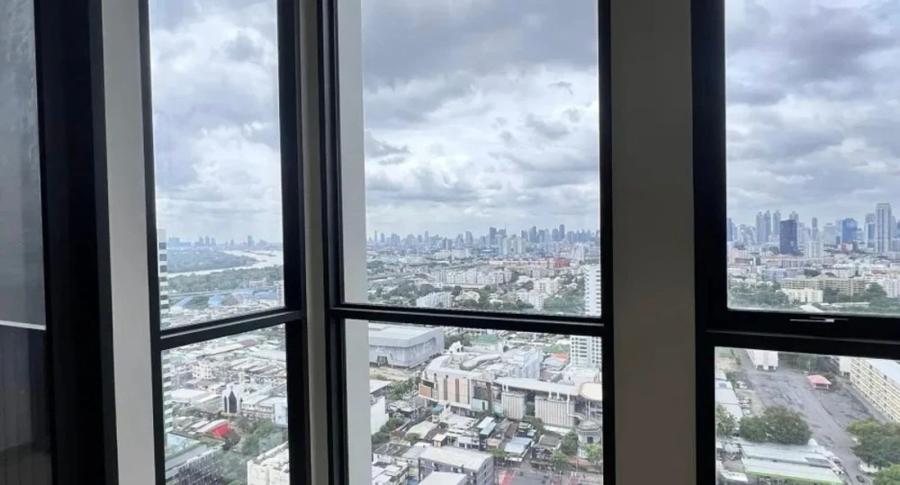 For rent!! Condo The Issara Sathorn, 25th floor, beautiful room, good location, ready to move in. Room decorating lovers must not miss!!
