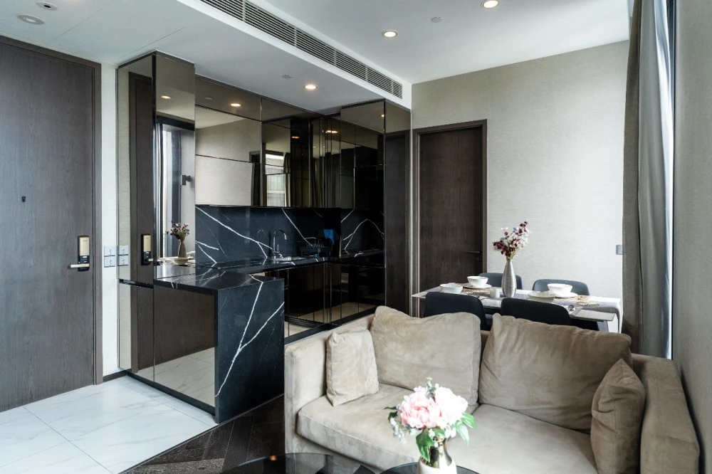 Condo for rent, The Esse Sukhumvit 36, next to BTS Thonglor.