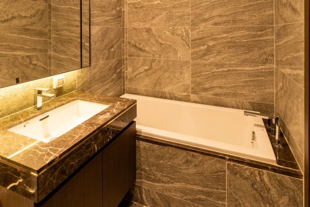 Condo for rent, The Esse Sukhumvit 36, next to BTS Thonglor.