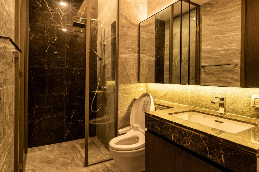 Condo for rent, The Esse Sukhumvit 36, next to BTS Thonglor.
