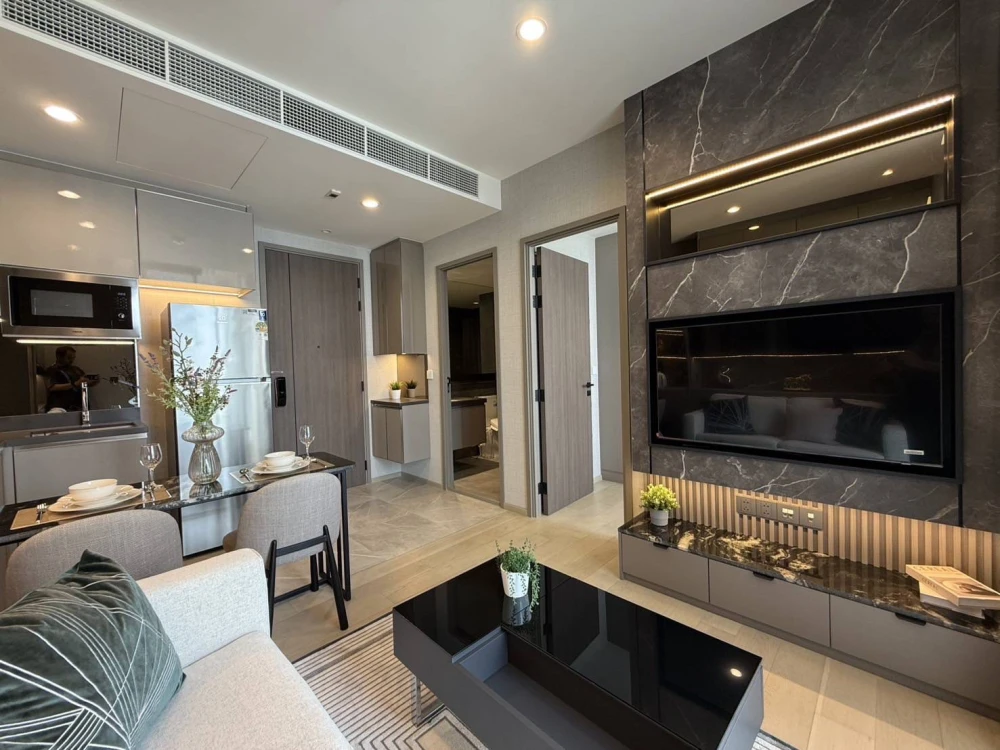 For rent!! Condo The Extro Phayathai - Rangnam, 7th floor. Luxurious condo, beautiful 1 bedroom, fully furnished, ready to move in. Don't miss out!!