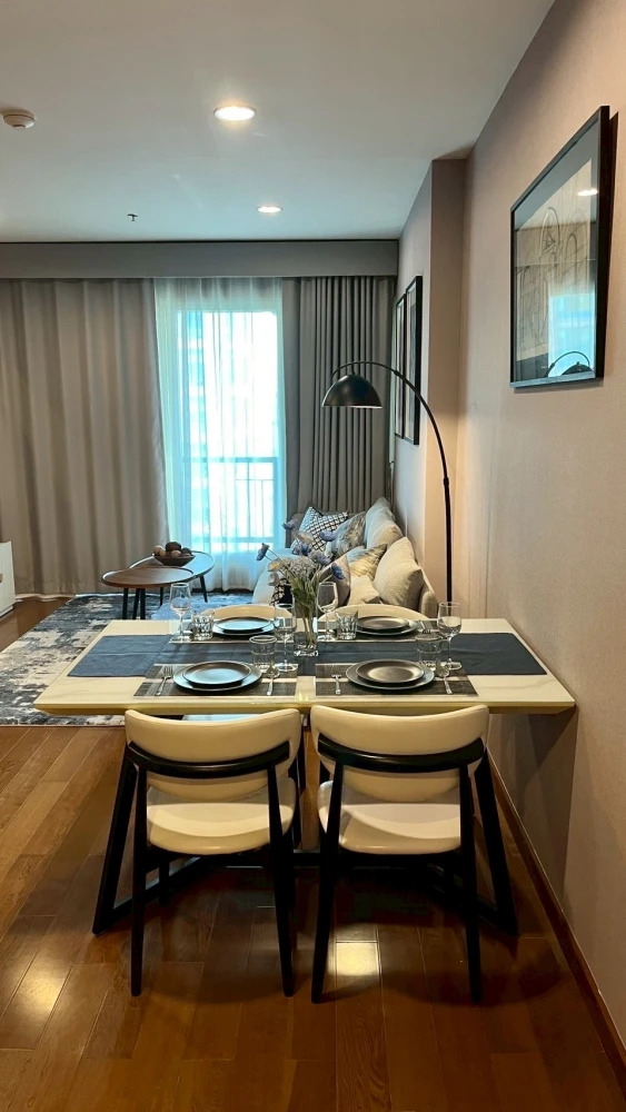 Condo for rent The Address Chidlom with furniture
