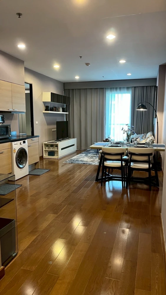Condo for rent The Address Chidlom with furniture
