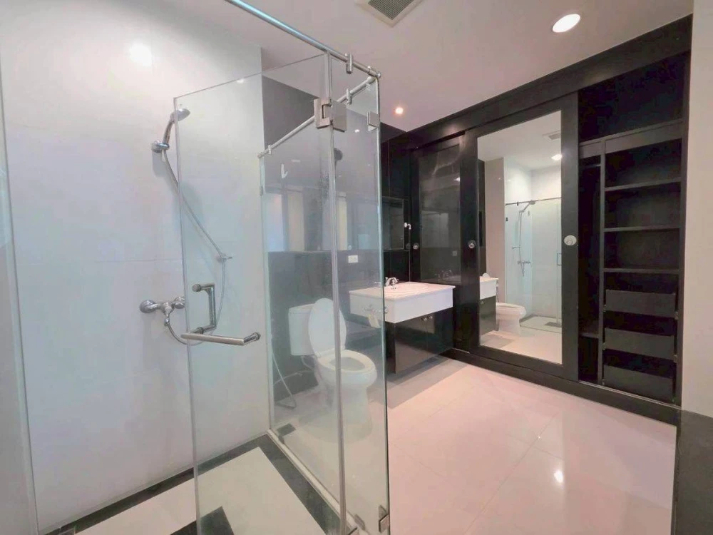 Condo for rent, The Address Chidlom, beautiful view, good value for money, convenient transportation, don't miss it!!