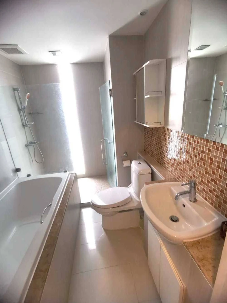 Condo for rent, The Alcove 49, beautiful room, clean, ready to move in.
