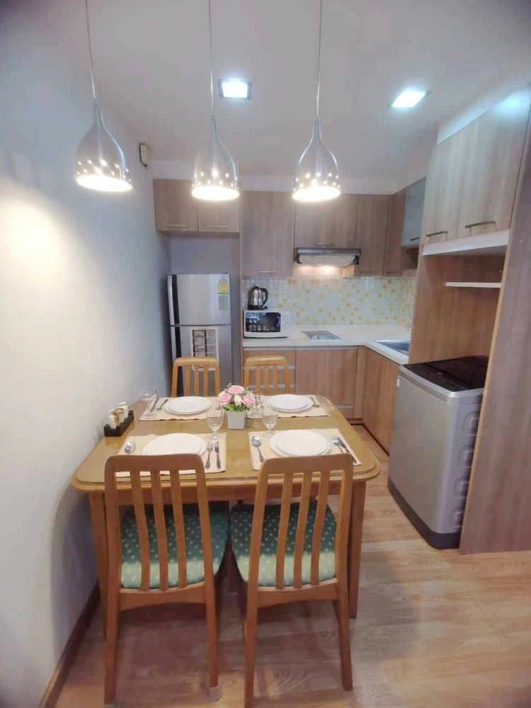 Condo for rent, The Alcove 49, beautiful room, clean, ready to move in.