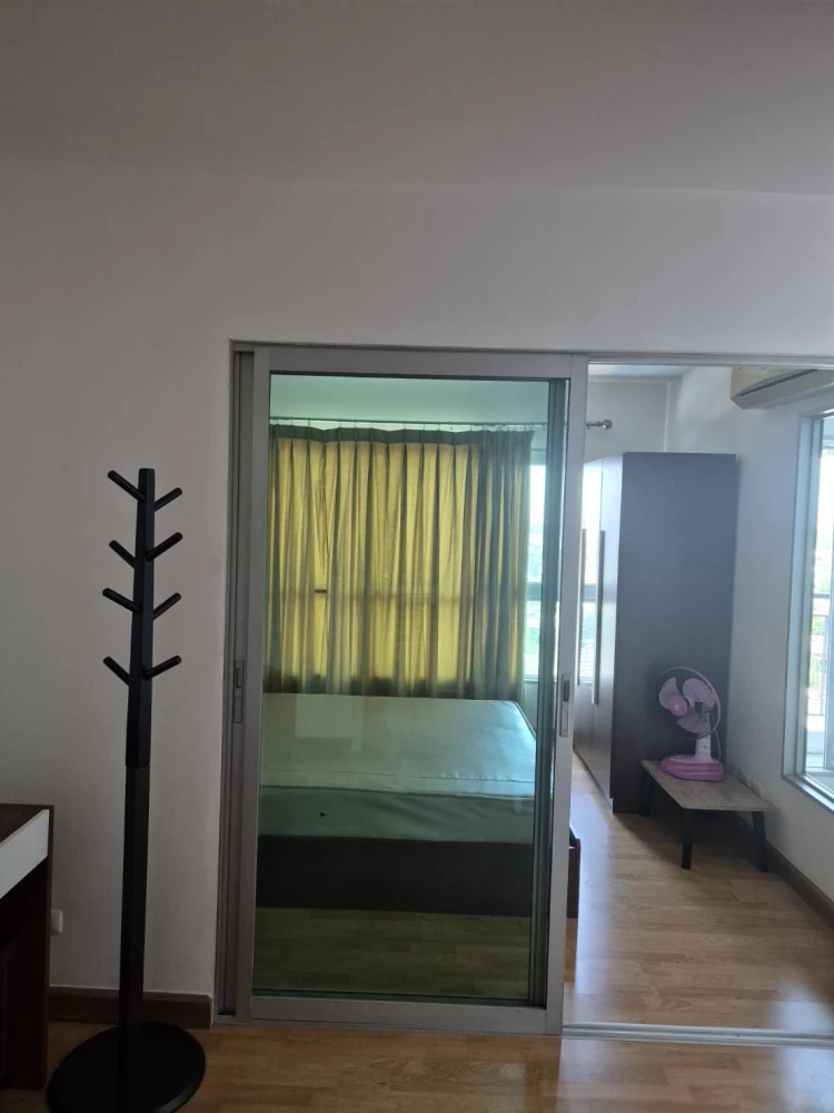 Condo for rent, The Aspire Rama 4, overlooking the swimming pool. Complete with furniture and electrical appliances, book now.