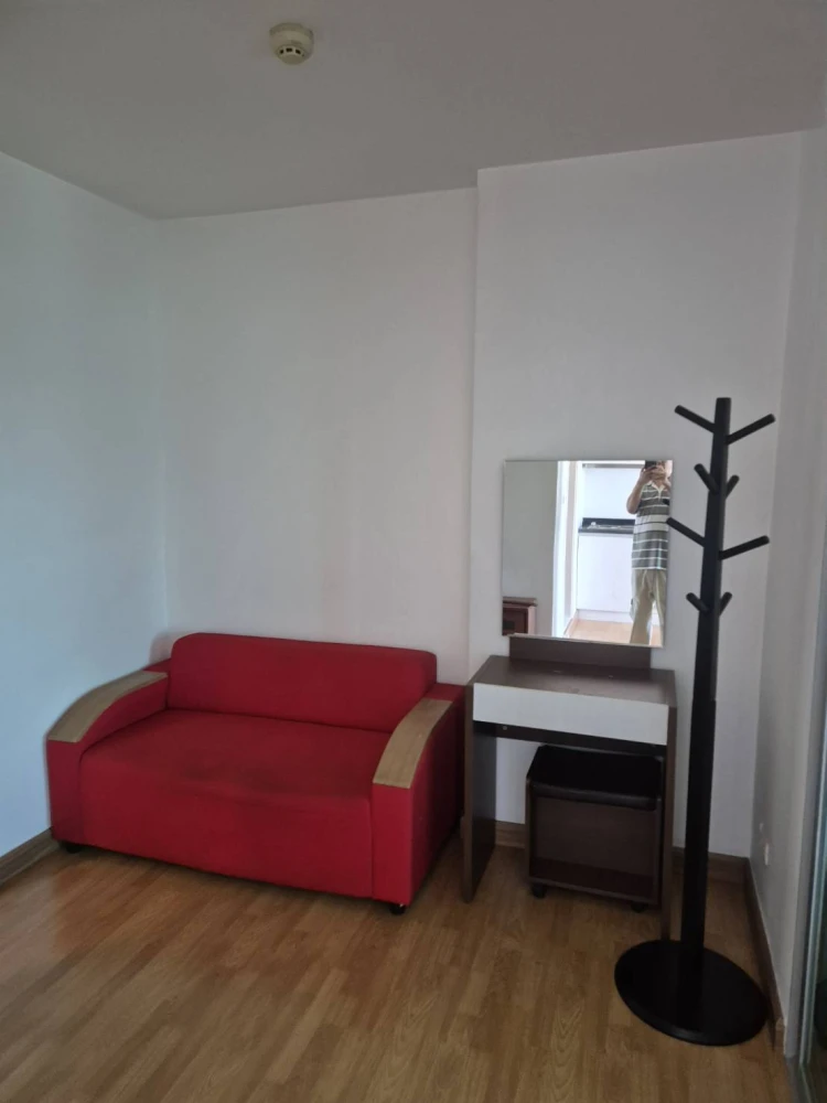 Condo for rent, The Aspire Rama 4, overlooking the swimming pool. Complete with furniture and electrical appliances, book now.