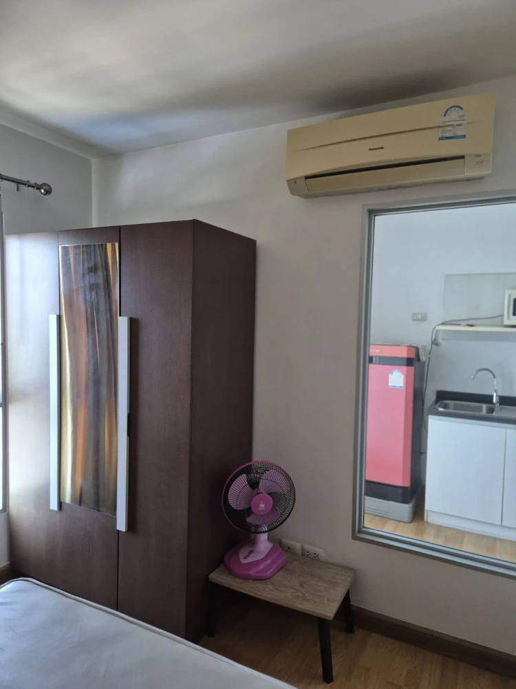 Condo for rent, The Aspire Rama 4, overlooking the swimming pool. Complete with furniture and electrical appliances, book now.