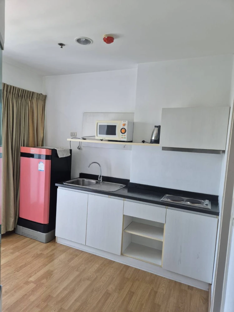 Condo for rent, The Aspire Rama 4, overlooking the swimming pool. Complete with furniture and electrical appliances, book now.