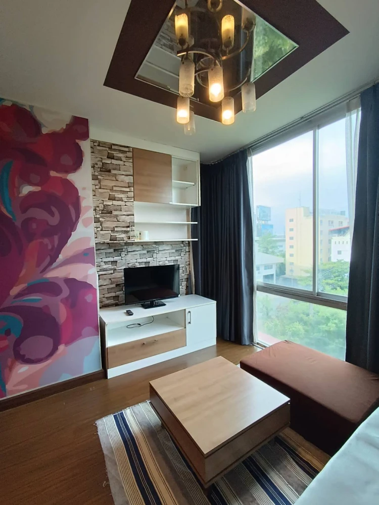 For rent!! Condo The Iris Rama 9-Srinakarin, 5th floor, beautiful Motorway view, fully furnished, ready to move in, don't miss it!!
