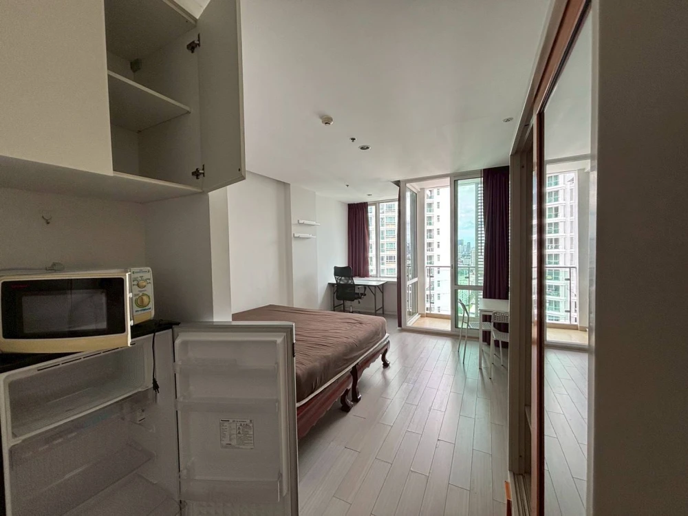 For rent!! Condo T.C. Green, 23rd floor, Building B, beautiful room, fully furnished, ready to move in. Don't miss it, hurry and book now!!
