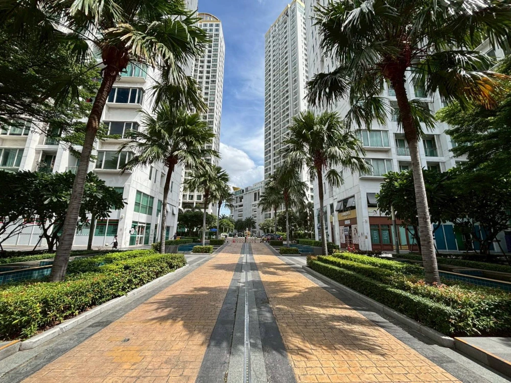 For rent!! Condo T.C. Green, 23rd floor, Building B, beautiful room, fully furnished, ready to move in. Don't miss it, hurry and book now!!