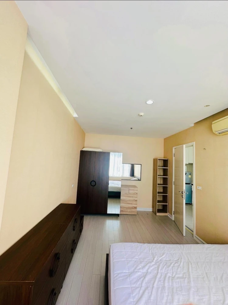 For rent!! T.C. Green Condo, 25th floor, beautiful room, fully furnished, ready to move in. Don't miss it, hurry up and book now!!