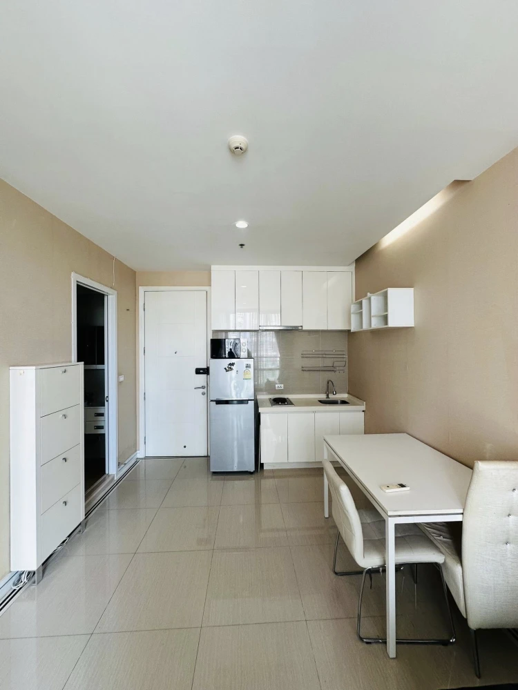 For rent!! T.C. Green Condo, 25th floor, beautiful room, fully furnished, ready to move in. Don't miss it, hurry up and book now!!