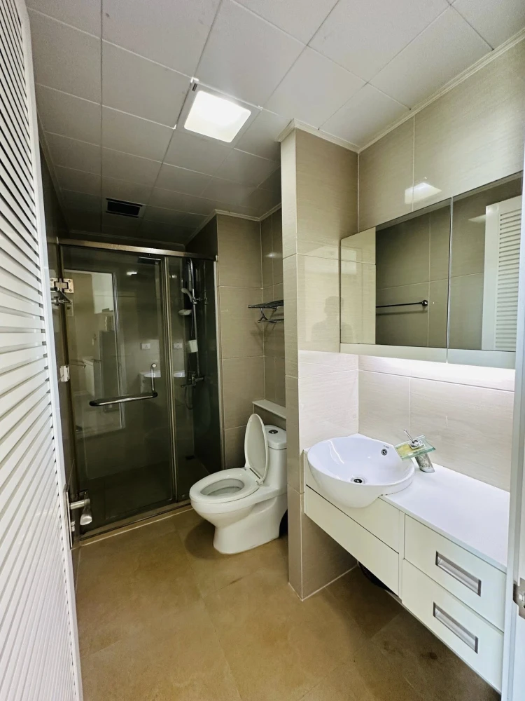For rent!! T.C. Green Condo, 25th floor, beautiful room, fully furnished, ready to move in. Don't miss it, hurry up and book now!!