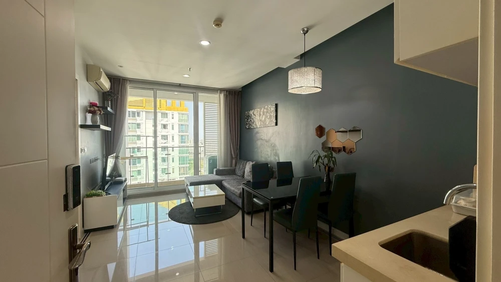 For rent!! Condo T.C. Green, 29th floor, Building D, beautifully decorated room, good location, ready to move in immediately, don't miss it!!