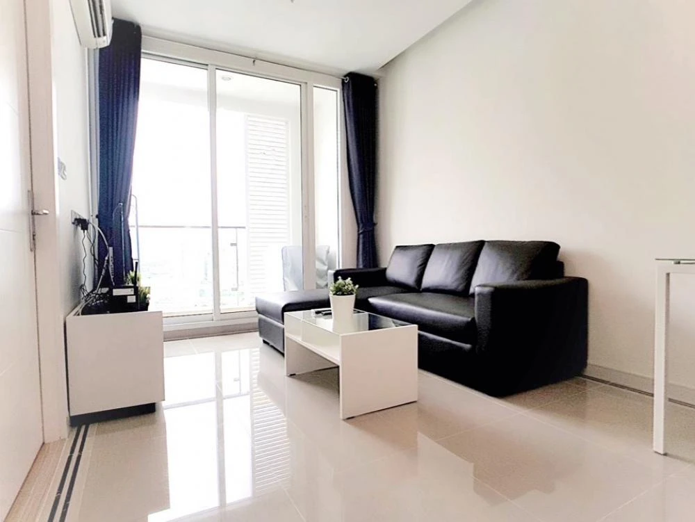 For rent!! Condo T.C. Green, 30th floor, garden view, beautiful room, ready to move in, don't miss it!!