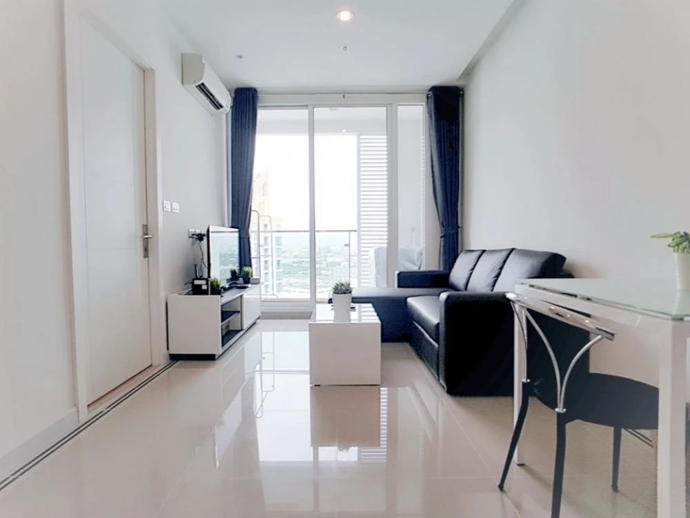 For rent!! Condo T.C. Green, 30th floor, garden view, beautiful room, ready to move in, don't miss it!!