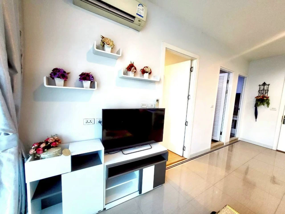 Condo for rent, TC Green Rama 9, spacious room, comfortable, well-built-in room