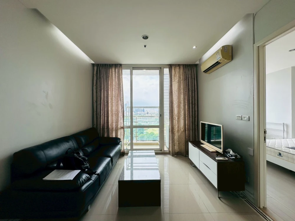 For rent: TC Green Condo, ready to move in, fully furnished + electrical appliances, just bring your bag++++