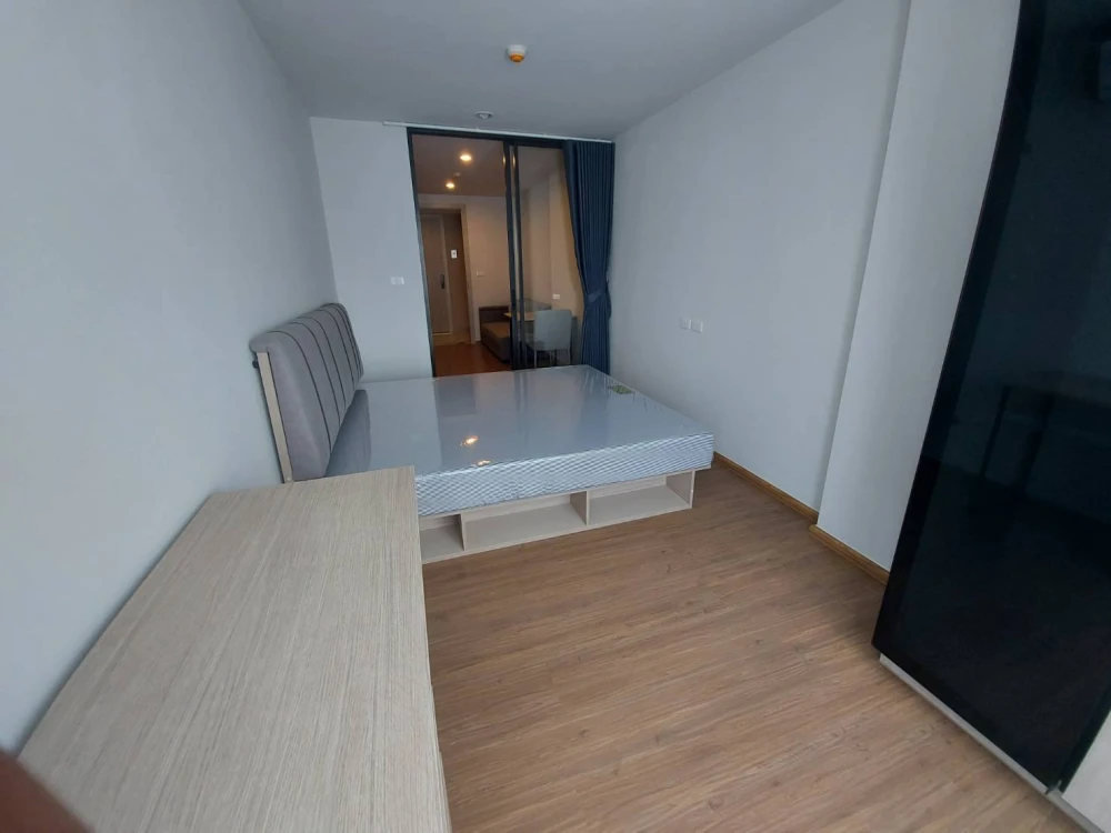For rent!! Niche Mono Issaraphap condo, 5th floor, Building A, swimming pool view, beautiful room, ready to move in, hurry and book now!!