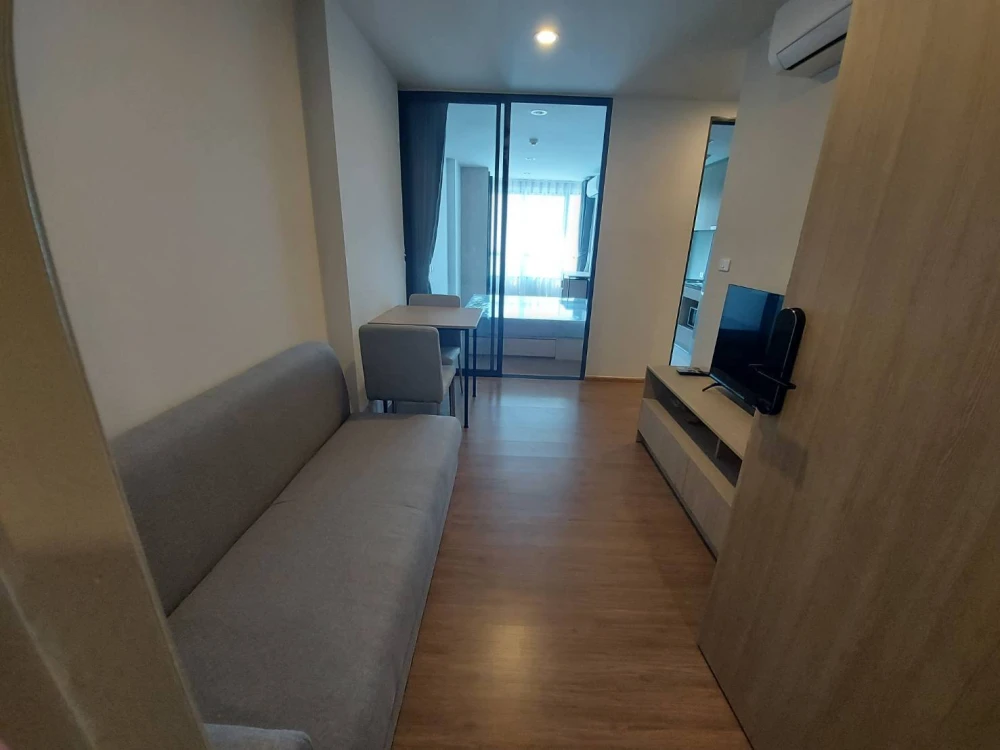 For rent!! Niche Mono Issaraphap condo, 5th floor, Building A, swimming pool view, beautiful room, ready to move in, hurry and book now!!