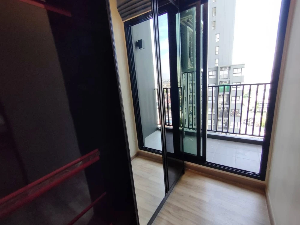 For rent!! Niche Mono Charoen Nakhon Condo, 19th floor, corner unit, beautiful room, fully furnished, ready to move in immediately. Reserve now!!