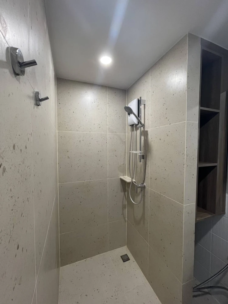 Condo for rent, New Core Kukot Station, quiet, not crowded, great location, fully decorated, super comfortable life