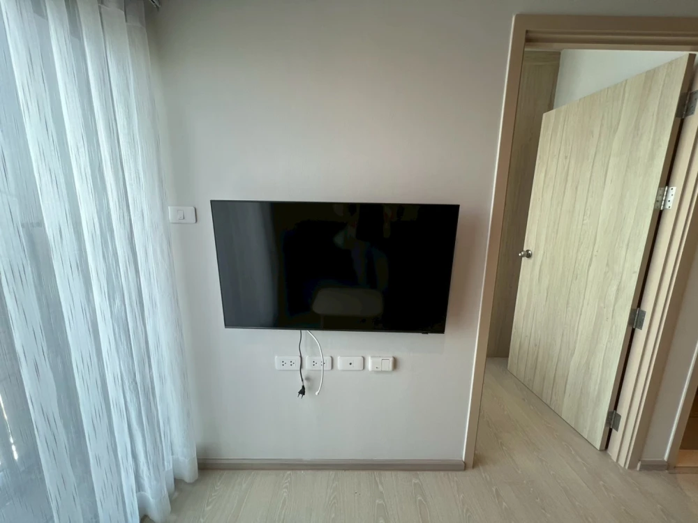 For rent!! New Noble Ngamwongwan Condo, 31st floor, beautifully decorated, great price, ready to move in! Reserve now!