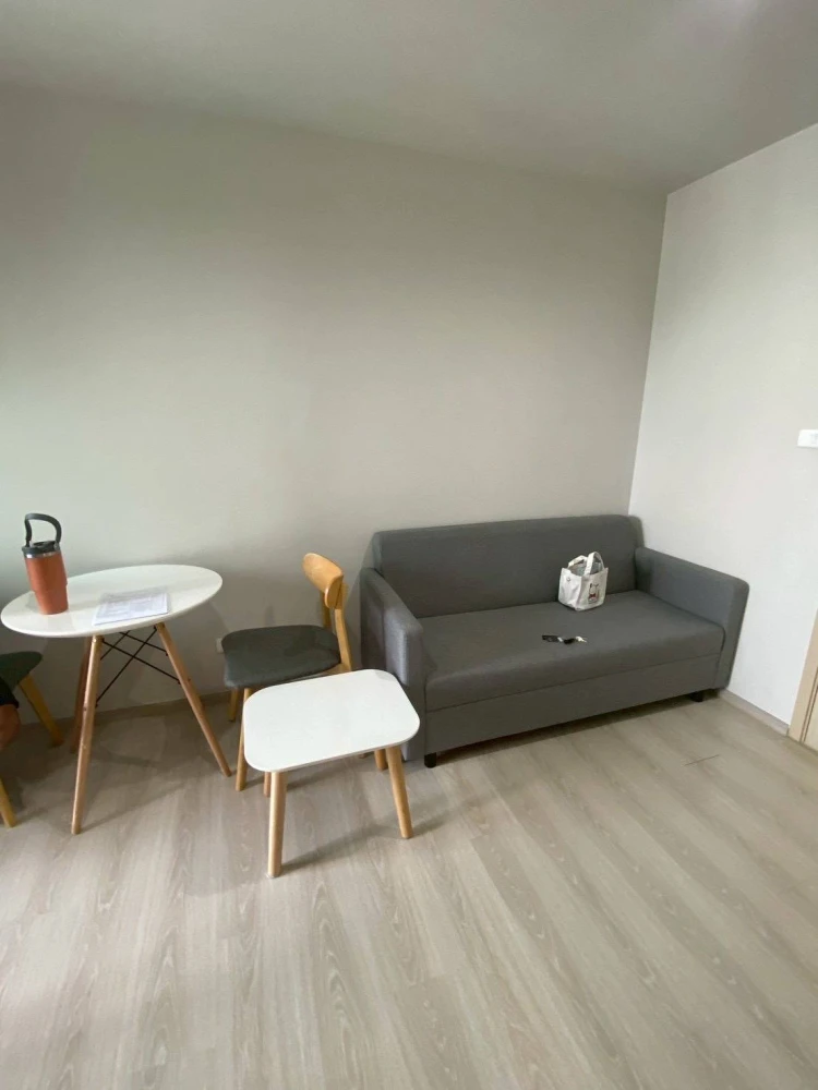For rent or sale: New Noble Ngamwongwan Condo. Beautiful and comfortable unit with complete amenities. Don't miss out!